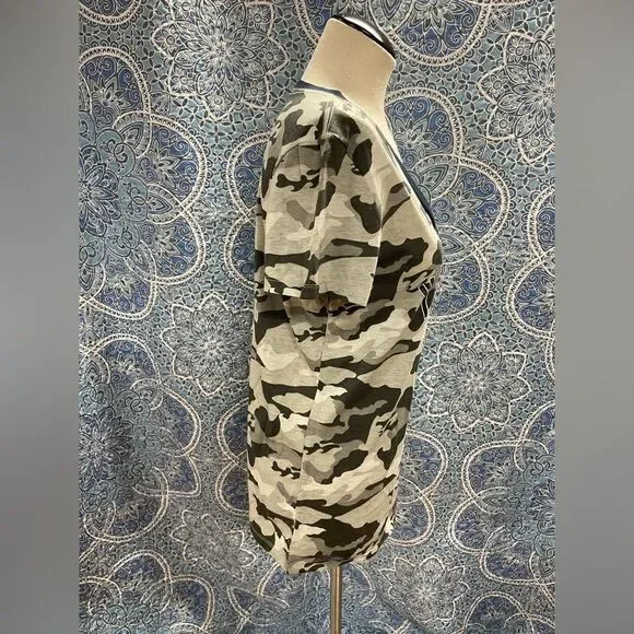 Yankee MLB Gray Camo V-neck T-shirt - Picture 4 of 10